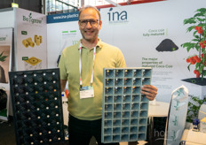 Serge Pas shows the Ina Plastics products