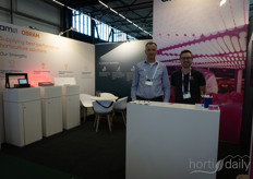 Jens Wosack and Thomas Grebner from AMS Osram. The company's new LEDs can now be found everywhere. https://www.hortidaily.com/article/9628982/new-leds-enable-record-breaking-grow-lights-for-high-wire-crops/