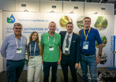 Veronica Gil and Antonio Garcia from Hydroponic Systems were visited by team Biogrow: Fabrice Fievre, Benjamin Blanchard, and Martin Carniel.