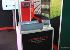 In addition to LEDs C-LED also develops other innovations, such as this weighing technique for trays to control water supply. The innovation, with a piece of software included, is called Libra-Eco.