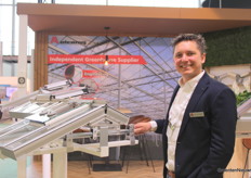 Sven van Heijningen from Alcomij had quite a few innovations to show. Here, a precision ventilation hinge for optimal air ventilation in greenhouses.