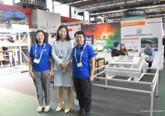 Alica Pan and her colleagues from Shandong Glass Tech Industrial