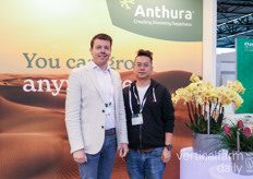 Sander Smeding and Dong Ping An of Anthura were in a great mood. They talked about the cultivation of plants in vertical farms and why this is so efficient.